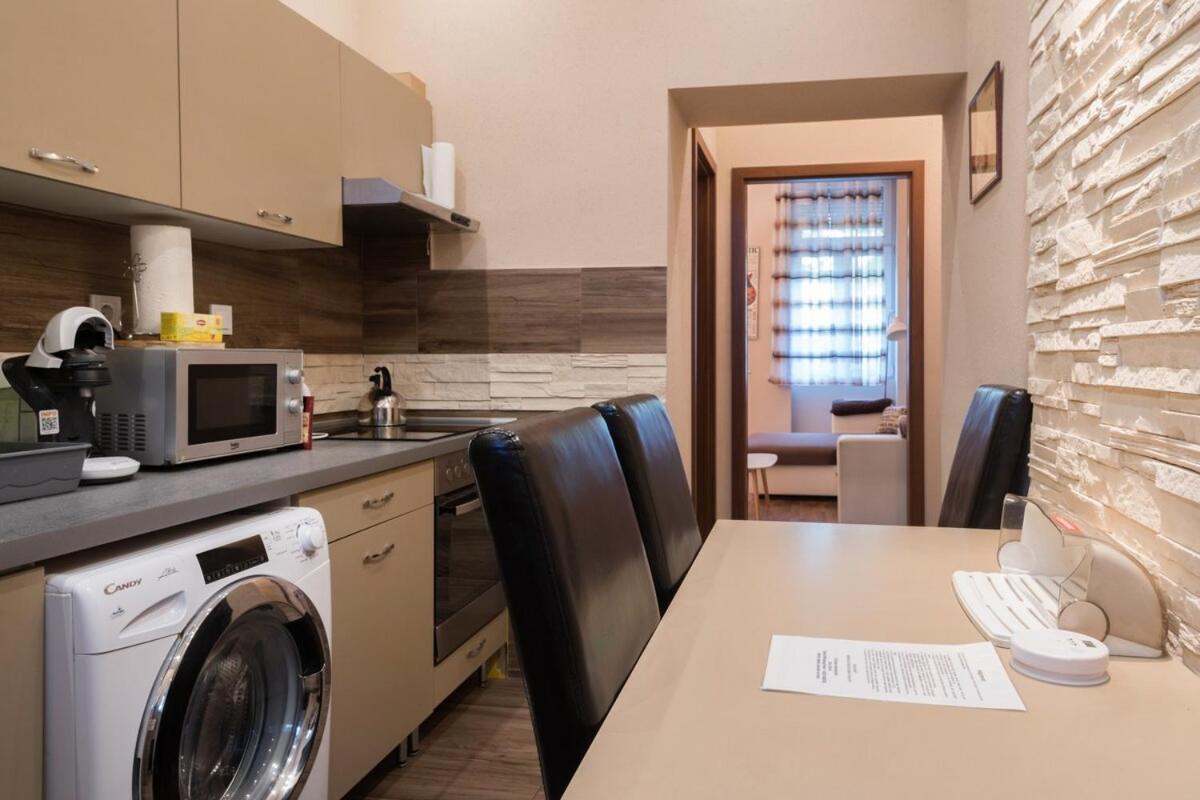 Cozy At Puskas Stadium Apartment